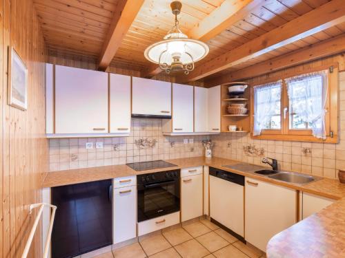 Cuina o zona de cuina de Chalet Eloise by Interhome