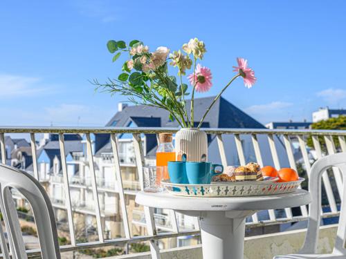 A balcony or terrace at Apartment Kérabus-1 by Interhome
