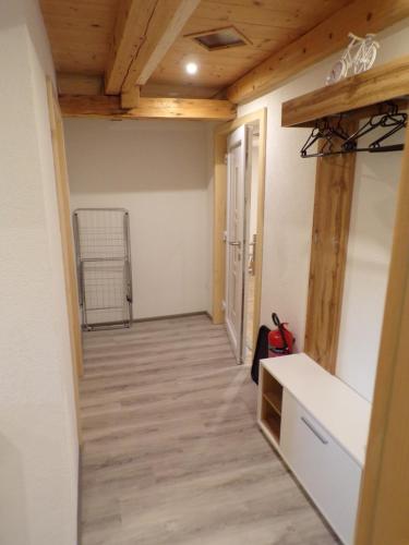 a hallway of a room with wooden ceilings at Ferienwohnung Moharblick 2 in Großkirchheim
