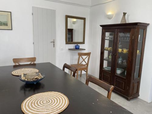 Fira 2-Bed Villa Sleeps 5 with Outdoor Hot Tub