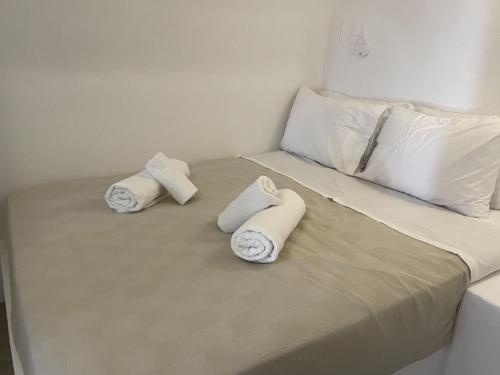 Fira 2-Bed Villa Sleeps 5 with Outdoor Hot Tub