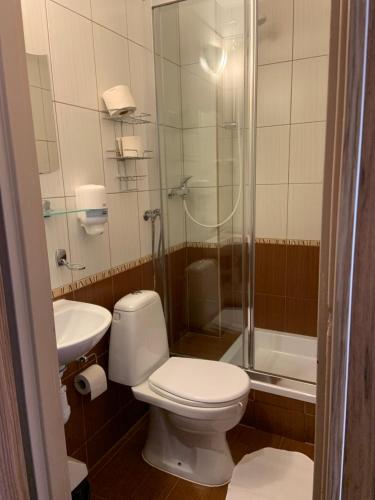 OW Jaskółka tesisinde bir banyo