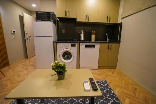 Una cocina o zona de cocina en Moon Suites