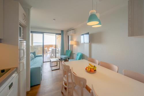 Dapur atau dapur kecil di Résidence Pierre & Vacances Cannes Verrerie