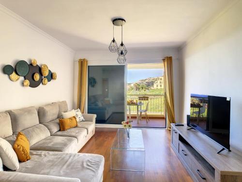 Vista Atlântica - balcony sea view by LovelyStay