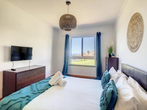 Vista Atlântica - balcony sea view by LovelyStay