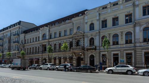 Bangunan di mana terletaknya hotel