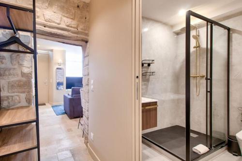 Kúpeľňa v ubytovaní Cozy apartement heart historic Paris