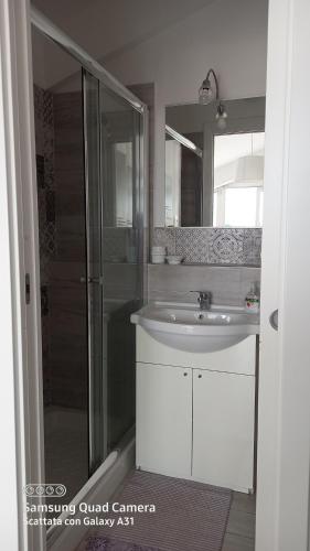 A bathroom at Villa Lilium