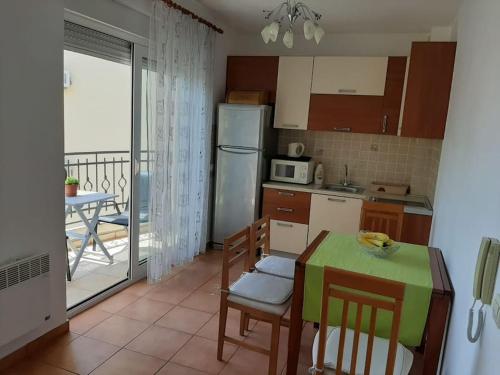 Kuchyň nebo kuchyňský kout v ubytování Comfort Zone - one bedroom condo with the sea view