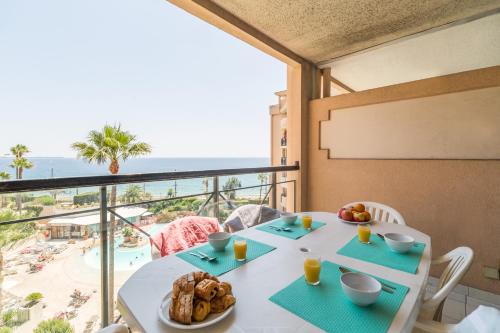 Balkoni atau teres di Résidence Pierre & Vacances Cannes Verrerie