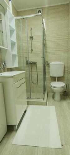 Ванна кімната в LENA 3 Apartments