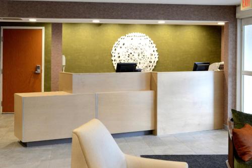 Гостиная зона в Fairfield Inn Greensboro Airport