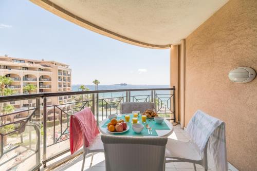Balkoni atau teres di Résidence Pierre & Vacances Cannes Verrerie