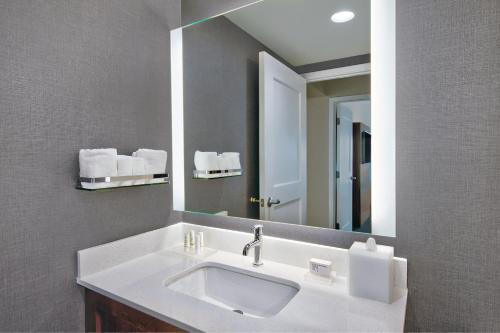 Residence Inn by Marriott Orlando at FLAMINGO CROSSINGS Town Center Image