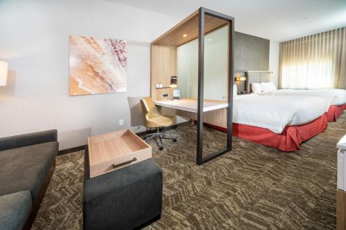 Katil atau katil-katil dalam bilik di SpringHill Suites by Marriott Kenosha