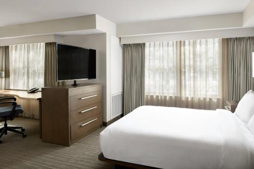 Μια τηλεόραση ή/και κέντρο ψυχαγωγίας στο Residence Inn Pleasanton