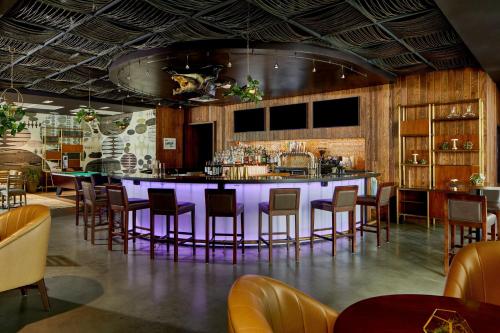 The Sarasota Modern, a Tribute Portfolio Hotelにあるラウンジまたはバー