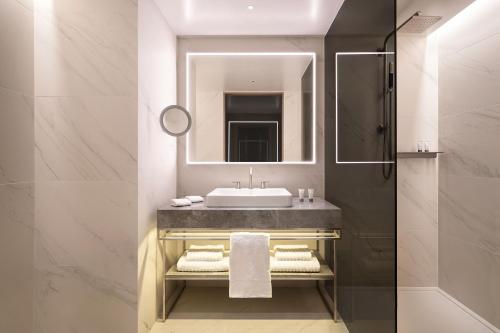 The Westin London City Image