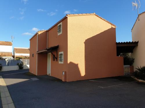 ANDALOUSES Jolie villa T5 en duplex piscine proche plage Rochelongue Cap d'Agde