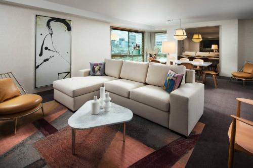 SLS Hotel, a Luxury Collection Hotel, Beverly Hills Image