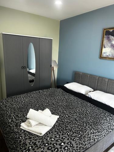 Llit o llits en una habitació de Exclusive Bungalow by the Sea