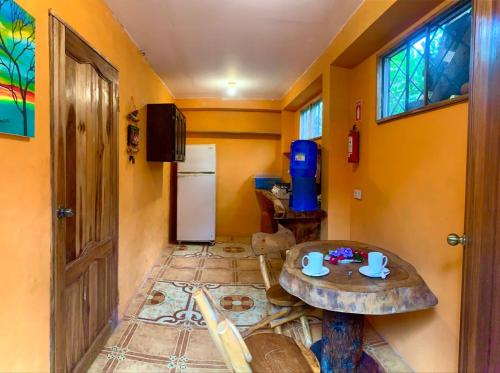Cuisine ou kitchenette dans l'établissement ITCHIMBIA GARDEN AYAMPE Montaña y Mar