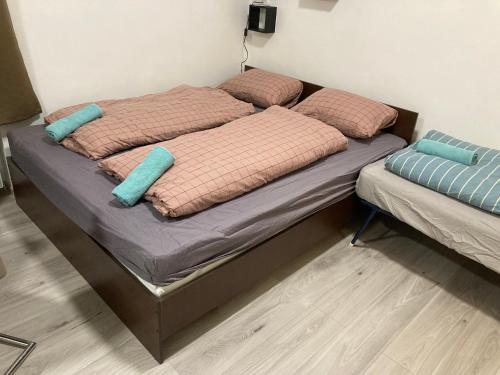 Posteľ alebo postele v izbe v ubytovaní Roland Apartment Downtown - CORVIN