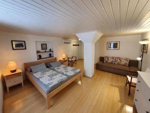 Istumisnurk majutusasutuses Villa Carmen