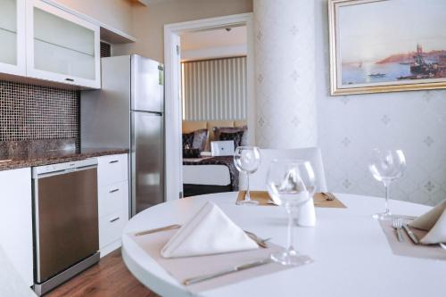 Η κουζίνα ή μικρή κουζίνα στο New Park Hotel