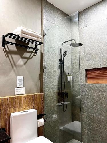 Un baño de Hotel Dumaguete