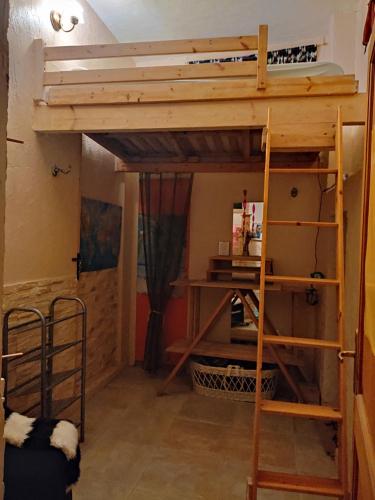 Zdjęcie z galerii obiektu Appartement T3 village de Mandelieu la Napoule w mieście Mandelieu-la-Napoule