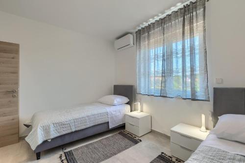 Apartments Medulin 2217