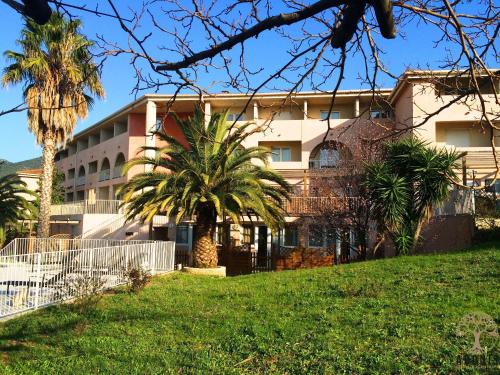 Adonis Saint Florent – Photos 3