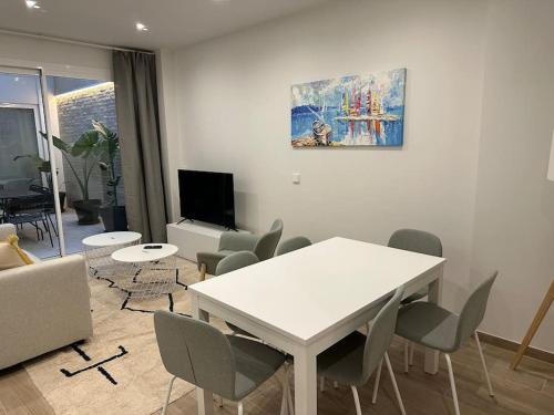 Precioso apartamento con patio. PYP