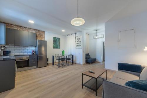 Centric Gracia Apartments