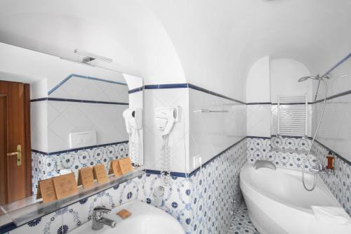 Koupelna v ubytování Hotel Piazza Di Spagna