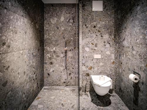 Salle de bains dans l'établissement HAUSEREI Design & Kräuterhotel