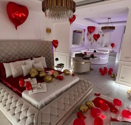 WHITE suite