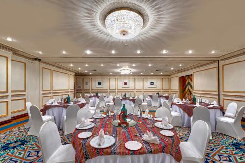 Ein Sitzbereich in der Unterkunft InterContinental Muscat by IHG