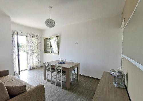 A seating area at Casa Lucia Torre Pali (Salento)