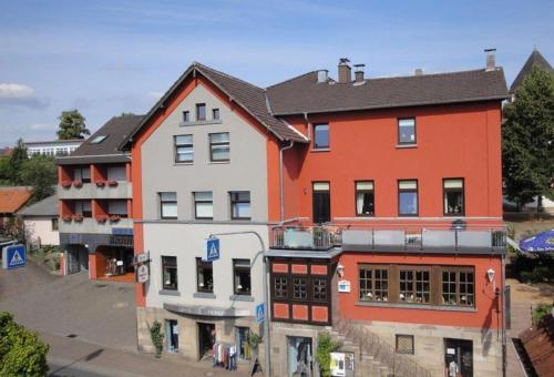 Vue de tête d'un bâtiment dans l'établissement Frühstückshotel Landgasthof Kramer, à Eichenzell
