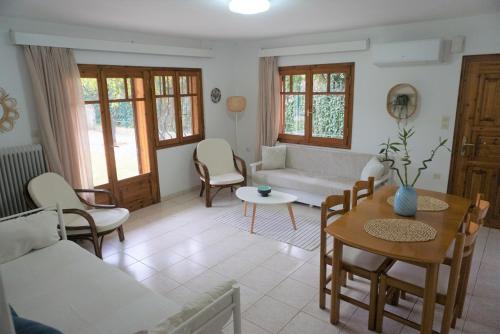 Gallery image of Small Theater Apartment in Ancient Epidavros