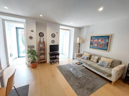 Apartment with Private Garden - Central Location
