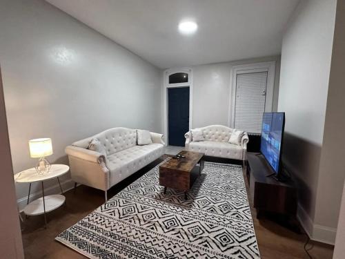215 S Mount – Photos 2