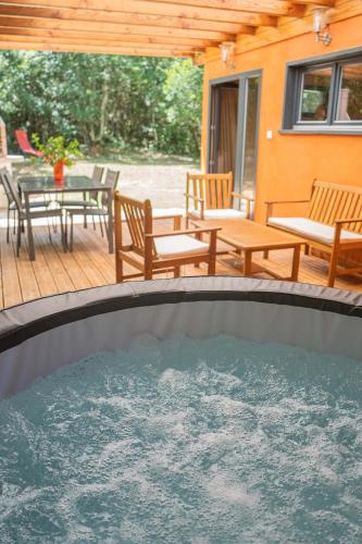 Kolam renang di atau dekat dengan Domaine en Terre Happy