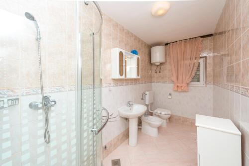 Gallery image of House - Sleeps 8 - Garden - Parking in Orebić