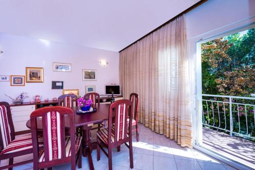 Gallery image of House - Sleeps 8 - Garden - Parking in Orebić