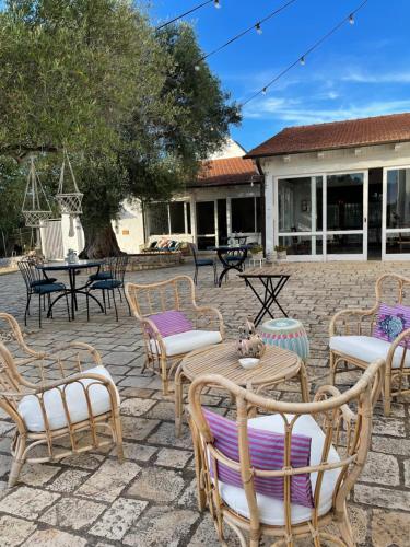 Masseria I Raffi b&bにあるレストランまたは飲食店