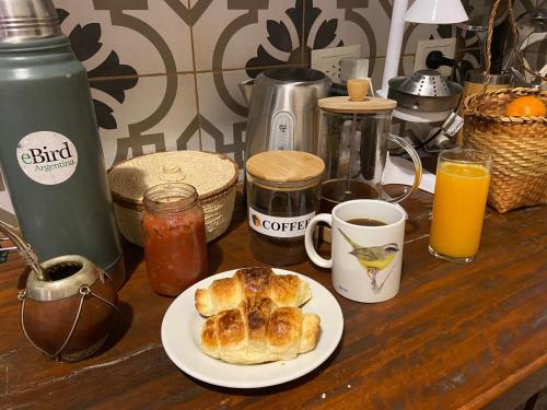 Đồ ăn tại/gần nhà khách